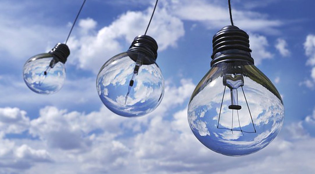 Nykyaikaiset lamput säästävät energiaa ja ovat pitkäikäisiä.