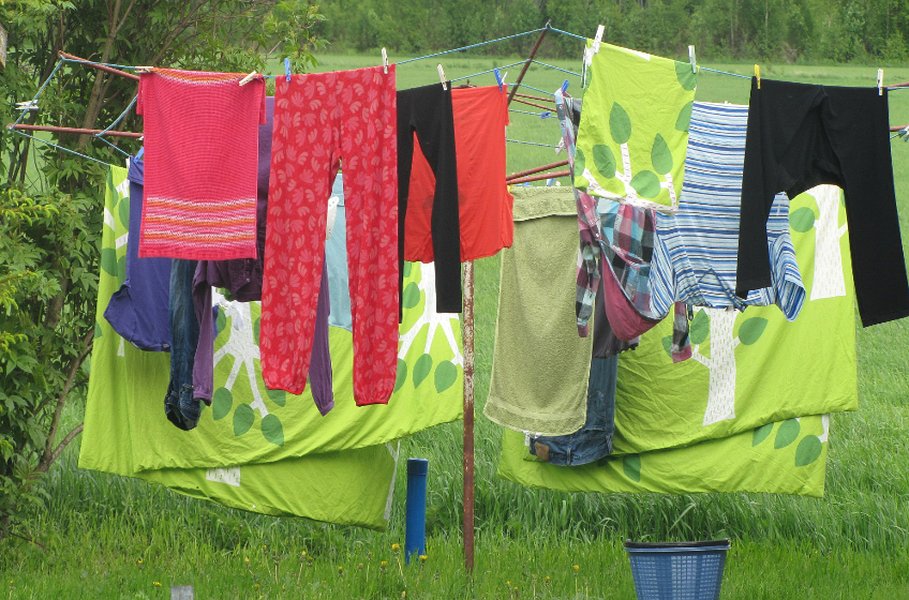 Tekstiilien pesuaineet vaikuttavat lopputulokseen. Pyykit tulisi myös lajitella värin, materiaalin ja likaisuuden mukaan.