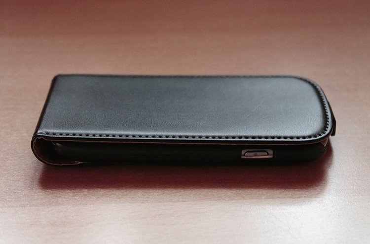 Laadukas puhelimen lompakkokotelo tuo tyyliä ja suojaa puhelimellesi.