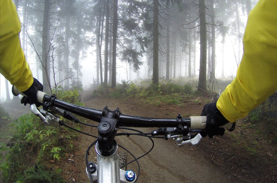Maastopyöräily on vauhdikas harrastus joka sopii monenlaiselle liikkujalle. Maastopyörä on parhaimmillaan metsäpoluilla ja muussa epätasaisessa maastossa.